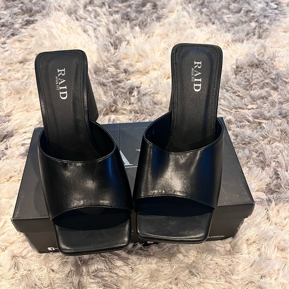 Block heeld mules size 7